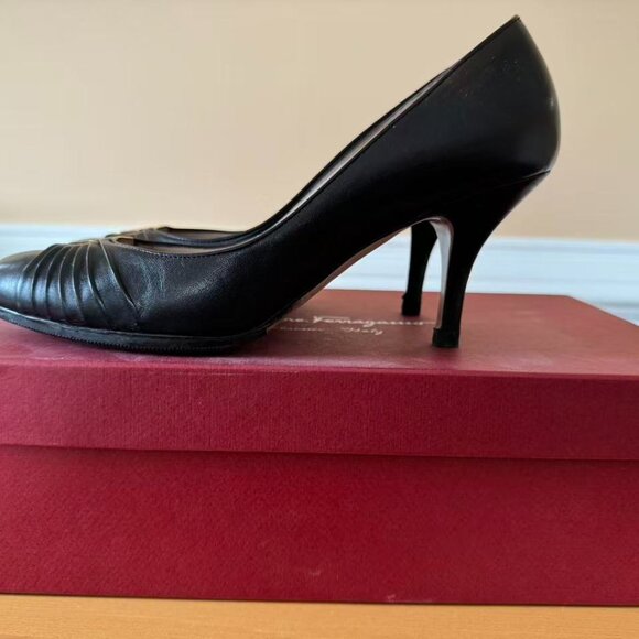 Salvatore Ferragamo Womens Calf Shoes Black Sz 7B - Picture 8 of 9